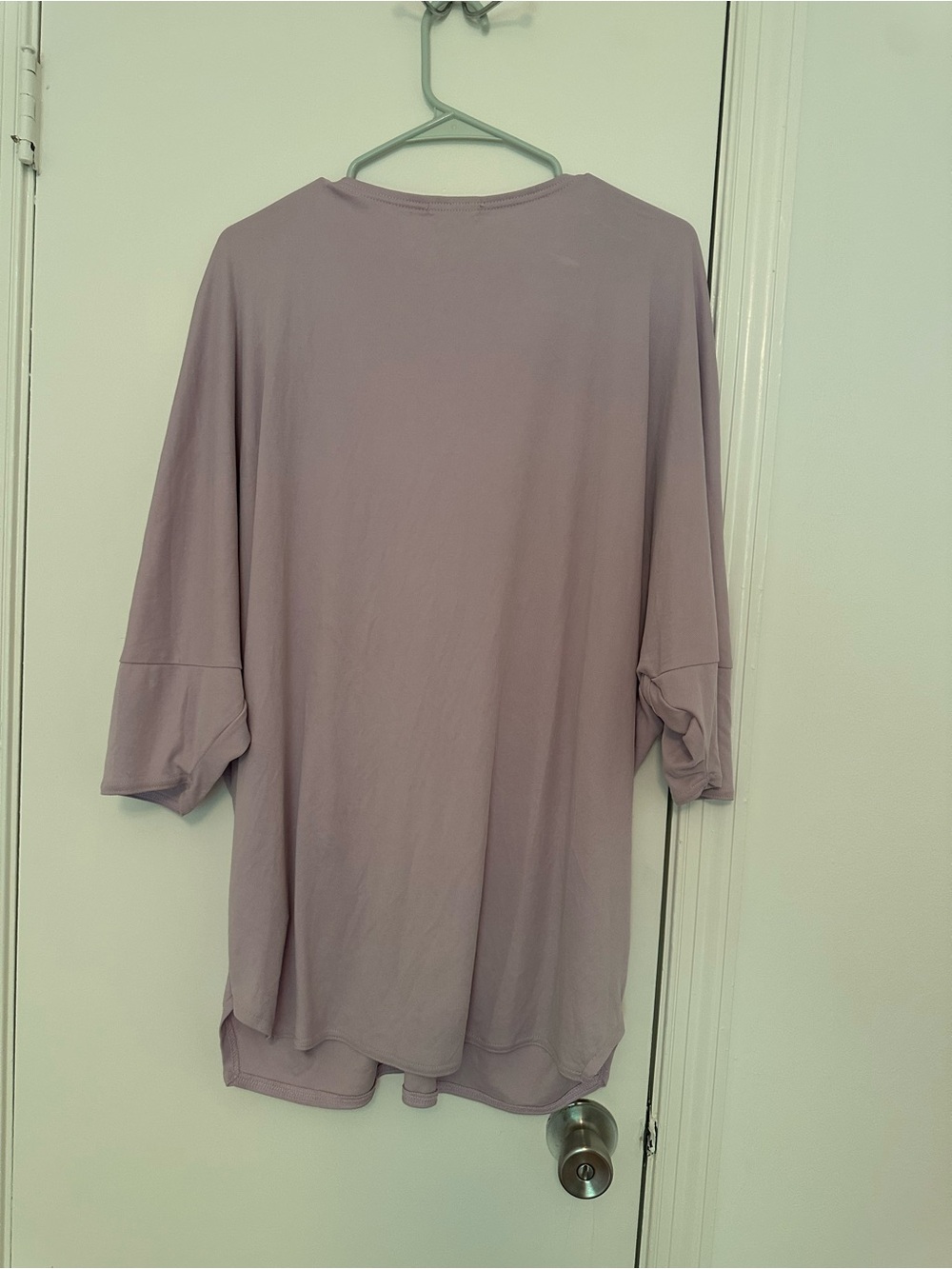 silence + noise Twist-Front V-Neck Tunic in Dusty Lavender - Picture 5 of 5